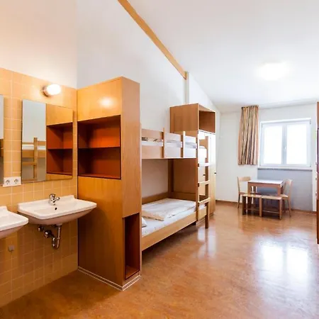 Auberge de jeunesse - Membership Required! *