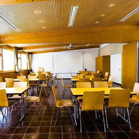 - Membership Required! Auberge de jeunesse