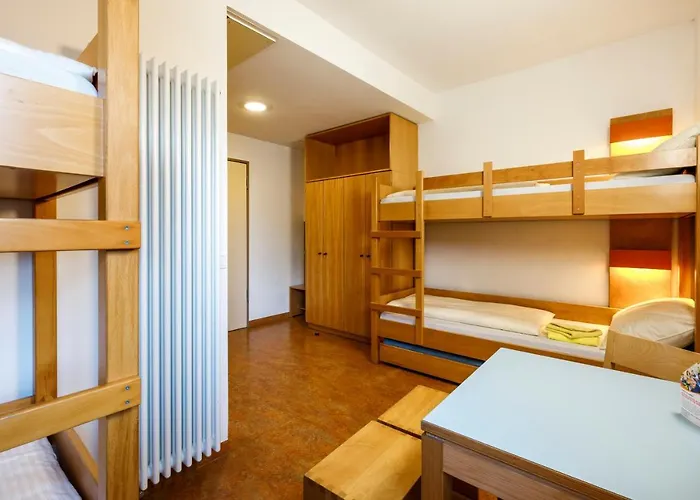 - Membership Required! Vandrarhem Garmisch-Partenkirchen